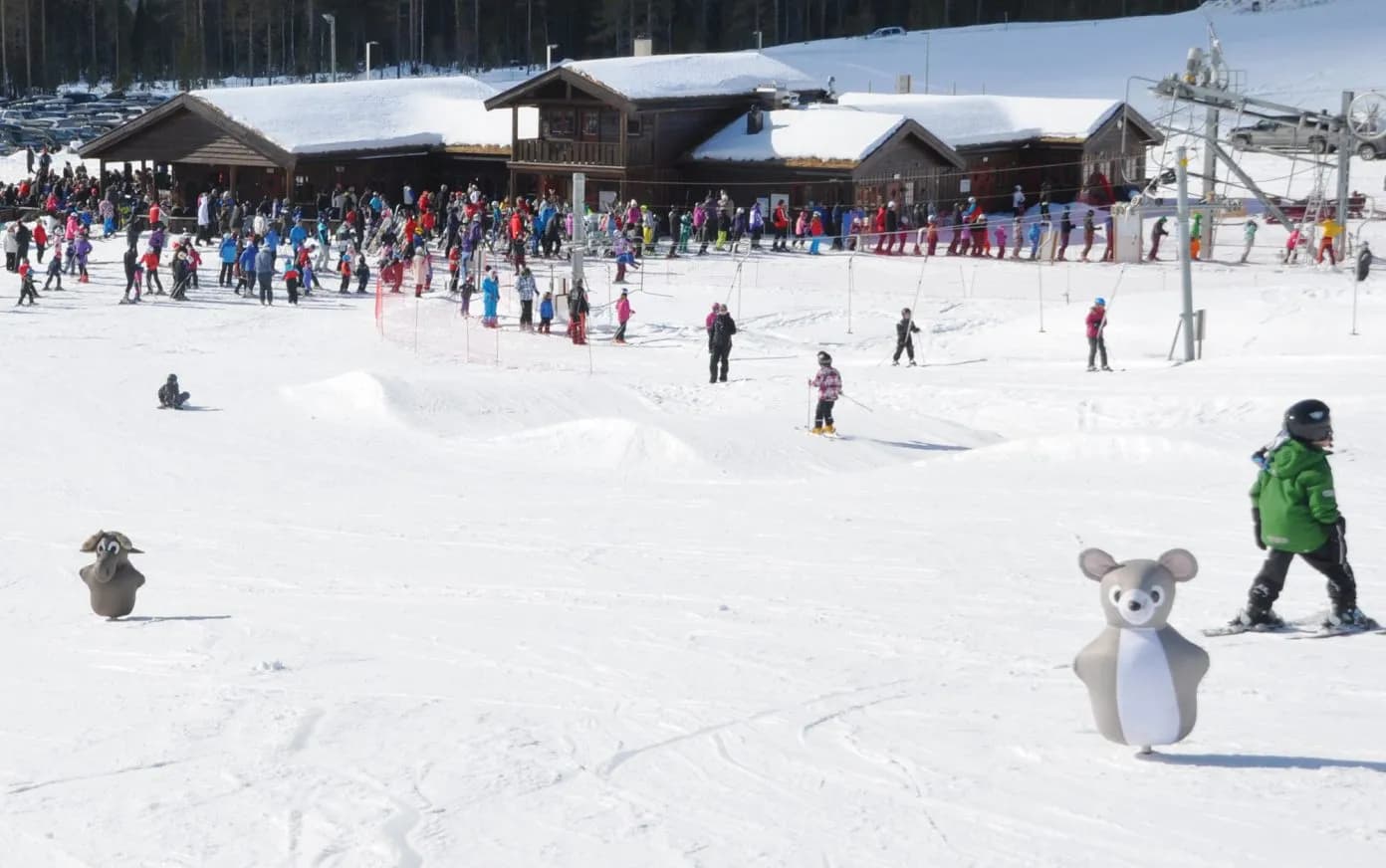 Alpinbakken på Furutangen en klar vinterdag